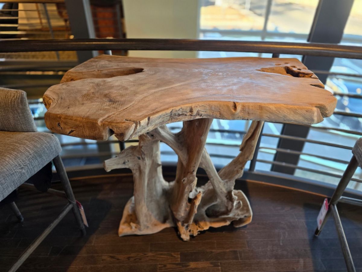 Darcy Pub Table : furniture